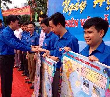 Sôi nổi Ngày hội Thanh niên với văn hóa giao thông năm 2014